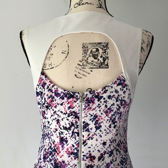 Guess Cutout Dress - Picture 6 of 7